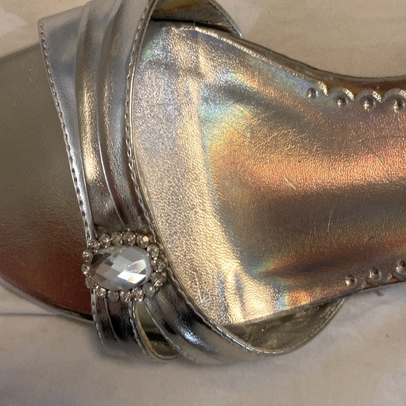 Lovely silver metallic kitten heels - Picture 4 of 5